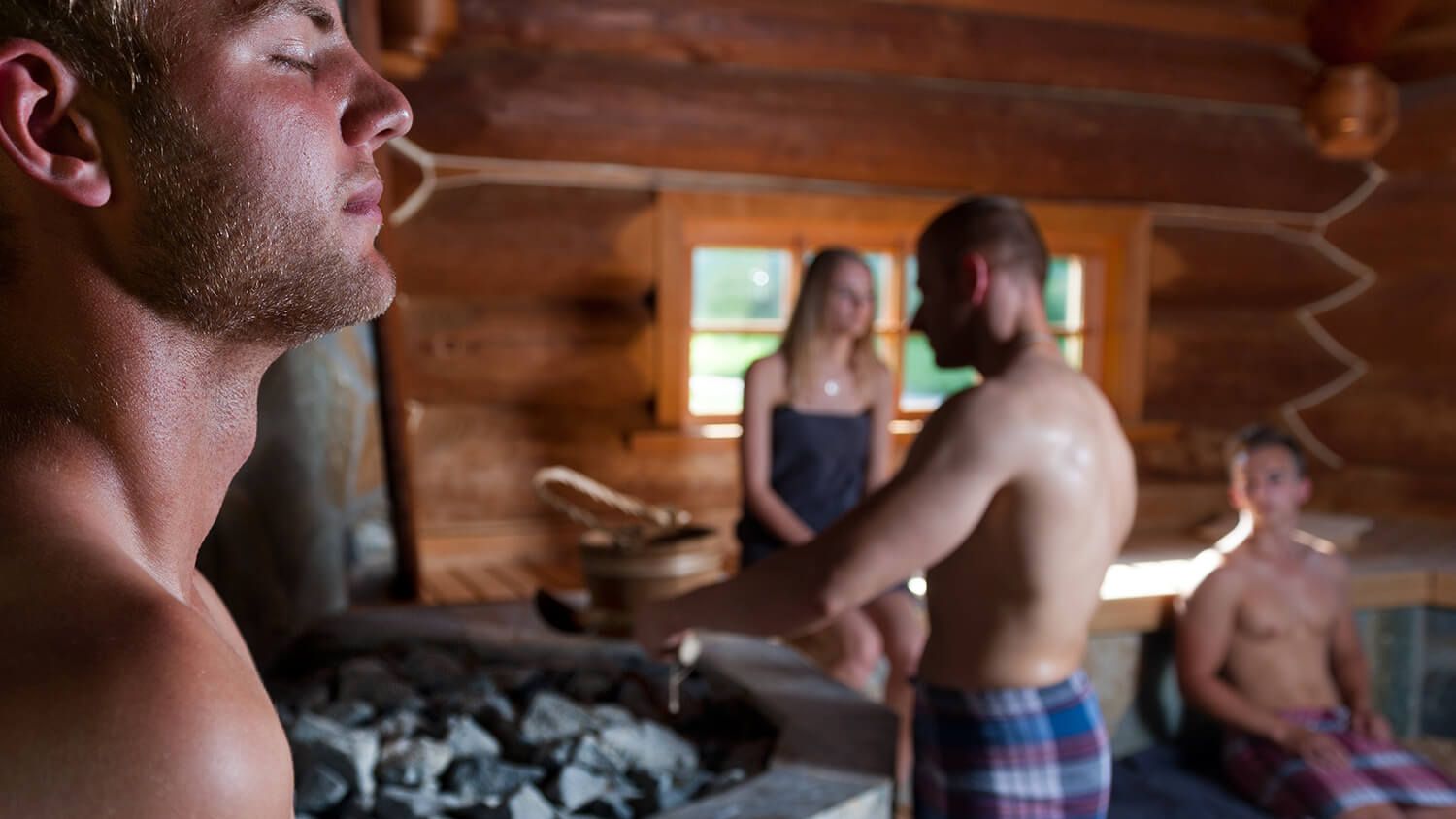 Aufguss · Große Außensauna · Close Up Saunagast · Saunalandschaft der Sole-Therme Otterndorf